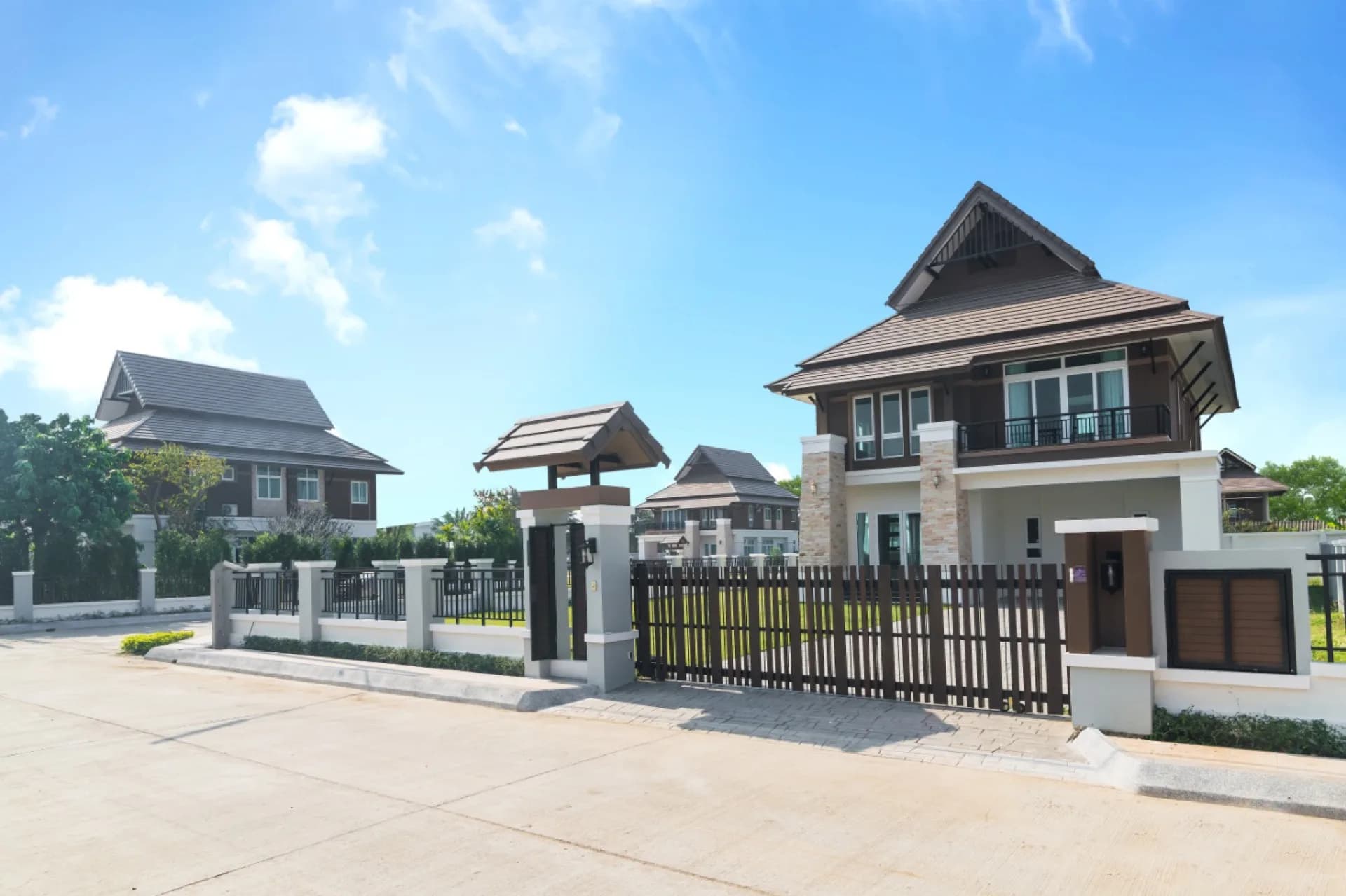 ก่อนซื้อบ้านในเชียงใหม่ เช็กความเสี่ยงน้ำท่วมอย่างไร? คู่มือดูทำเล ระบบระบายน้ำ และทางเข้าออก